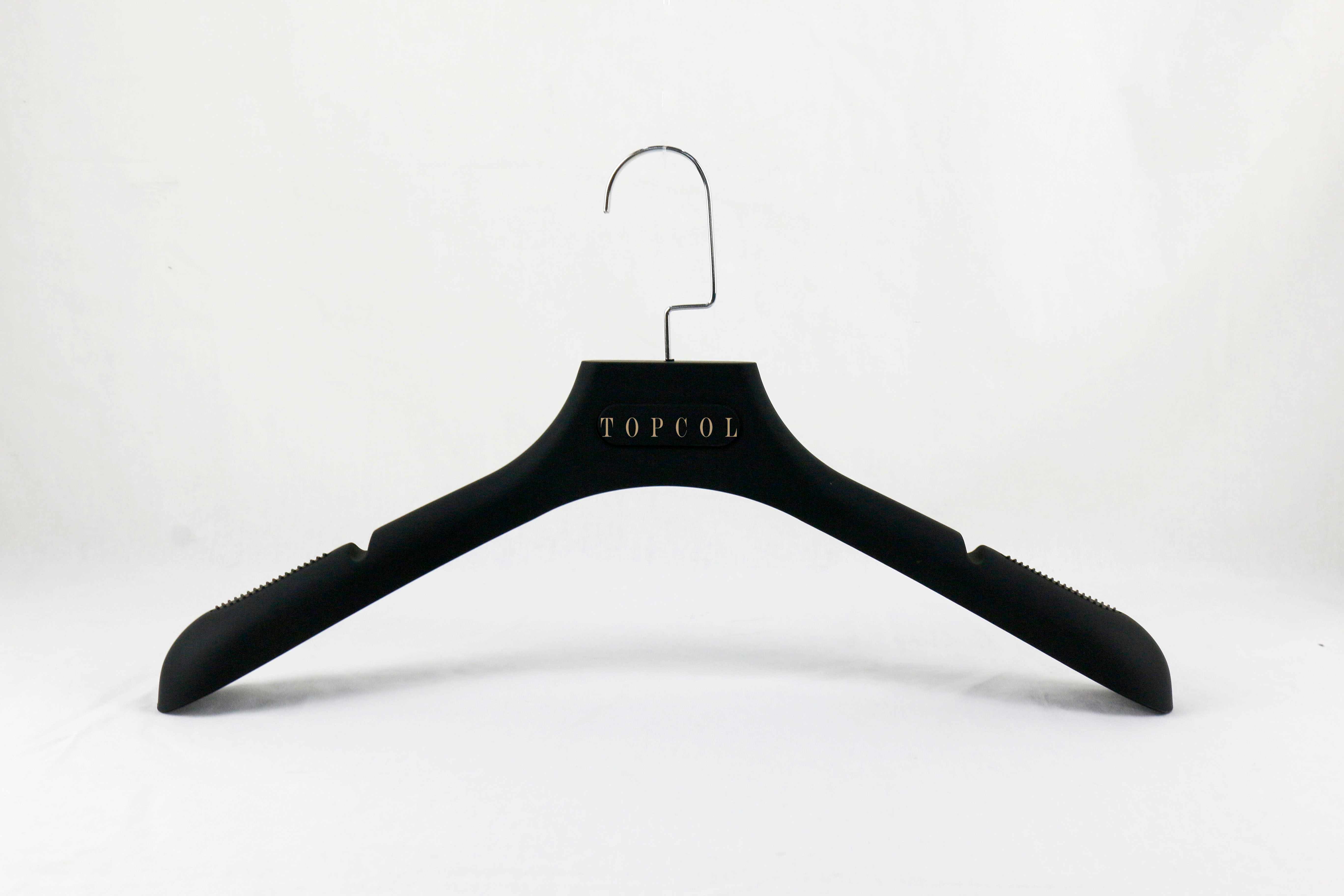 Luxury plastic hanger with rubber paint Customized logo