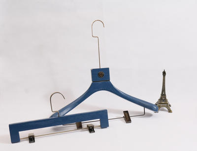 Special Blue Clothes Wooden Hangers with Clip for Display